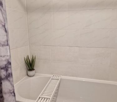 Hereford House | A cosy modern house with 2 beautiful double rooms