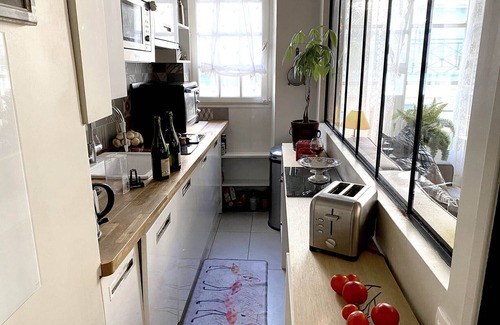 Les Iles Apartment | A cosy nest close to the sky