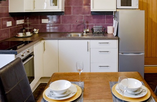 Newnham Cottage | A cosy retreat within a substantial Georgian manor house.