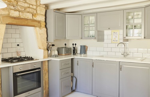Blockley Cottage | A cotswold cottage that sleeps 4 guests in 2 bedrooms