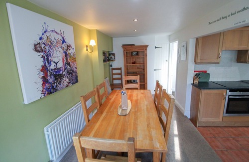 Bassenthwaite Cottage | A cottage that sleeps 6 guests in 3 bedrooms