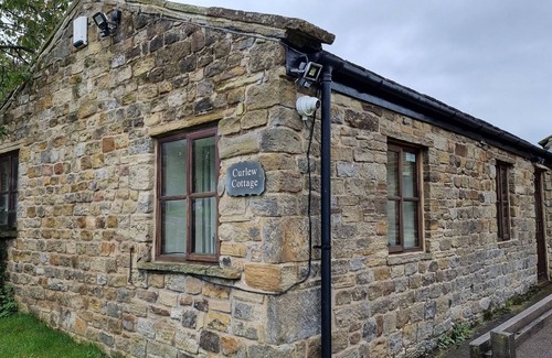 Eldwick Cottage | A cottage that sleeps 4 guests in 2 bedrooms