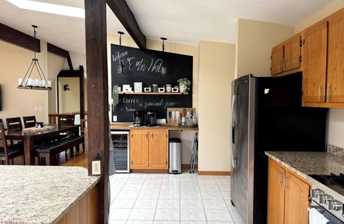 Sterling House | A+ Country Getaway | Rooftop Deck | Pet Friendly