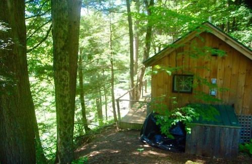 Woodstock Cabin | A Couple's Cozy Cabin Getaway