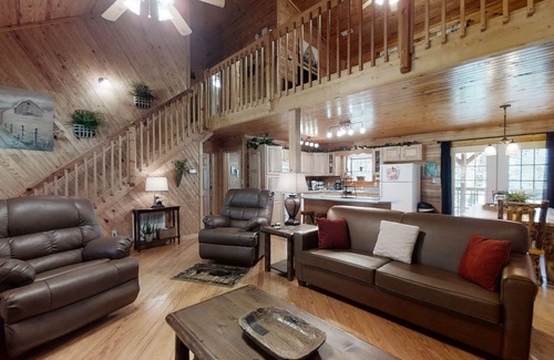 Wears Valley Cabin | A Cowpoke's Dream 3 Bedroom Cabin by RedAwning