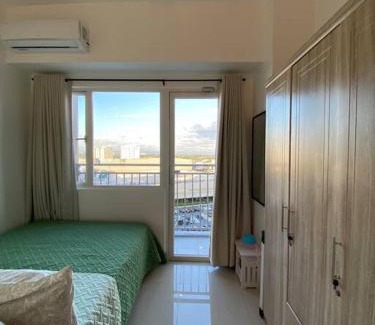 Las Pinas Apartment | A Cozy 1 Bedroom Unit with a Parking at Tower 2 South Residences SM Southmall