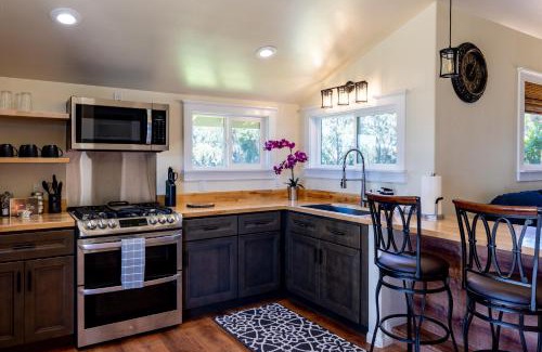 Hawi House | A Cozy Cabin In The Country