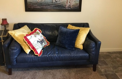 Emmett House | A cozy cottage in Gem county. Each room thoughtfully decorated.