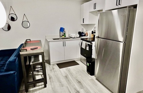 Northwest Edmonton Apartment | A cozy fully furnished 2Bedroom apartments, just 12 mins away from WEM
