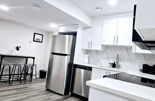 Northeast Edmonton House | A Cozy Home away from Home located in the beautiful neighborhood of McConachie.