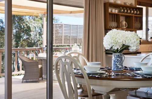 Daylesford House | A cozy, inviting country retreat with a little modern flair.