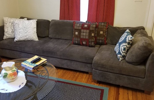 East Durham House | A Cozy Pet Friendly close to Downtown 4.4 miles to Duke Hospital