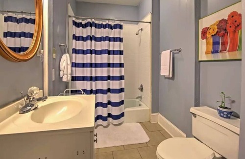 East Durham House | A Cozy Pet Friendly close to Downtown 4.4 miles to Duke Hospital