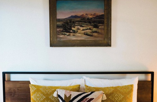 Desert Hot Springs Hotel | A desert boutique hotel just for you! Hot mineral pools & sauna!
