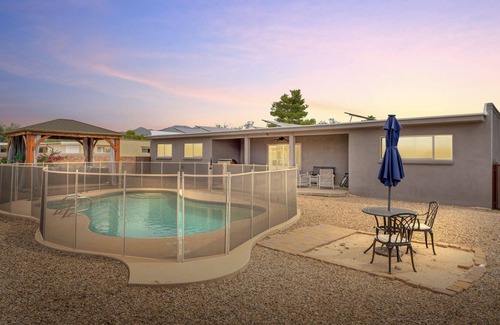 Bel Air Ranch Estates House | A Desert delight "Casa de Naranja"
