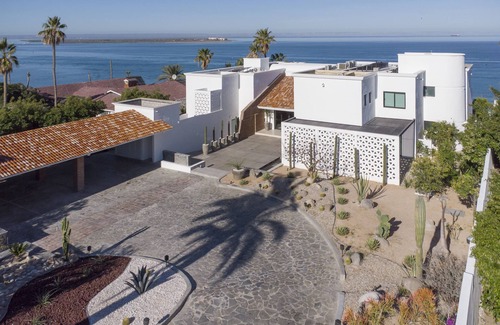 La Paz Villa | A dream luxury vacation in La Paz: Villa Palmares!