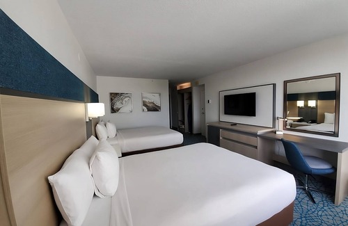 Florida Central Atlantic Coast Hotel | A Dream Stay Awaits! 2 Stunning Rooms | Free Shuttle to Local Attractions