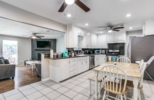Bedford House | A&E Bedford Entertainment Getaway near DFW Airport &. Cowboys Stadium