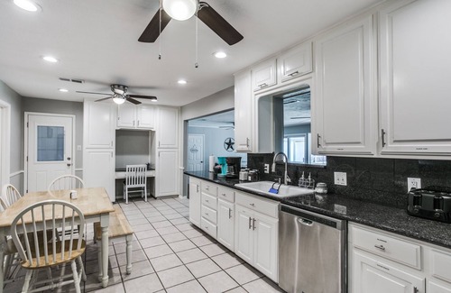 Bedford House | A&E Bedford Entertainment Getaway near DFW Airport &. Cowboys Stadium