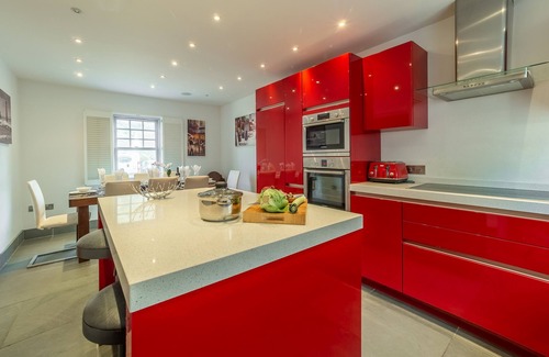 Porthtowan House | A fabulous beach house, just a stone’s throw from the sandy beach.
