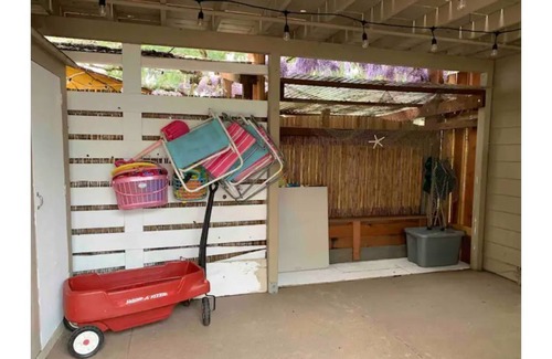 Aptos Cottage | A Fabulous stand alone beach home. Has everything a larger home has.