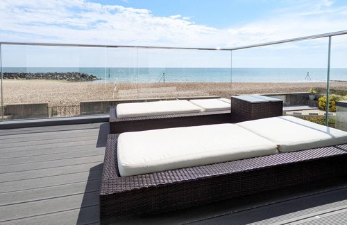 Middleton-on-Sea House | A family house that sleeps 11 guests in 5 bedrooms