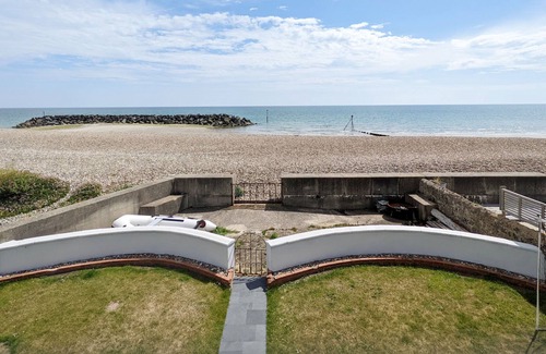 Middleton-on-Sea House | A family house that sleeps 11 guests in 5 bedrooms