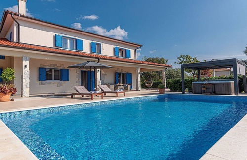 Drnis Villa | A family vacation home the Krka National Park