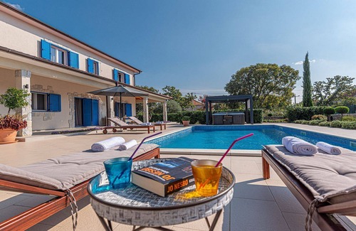 Drnis Villa | A family vacation home the Krka National Park