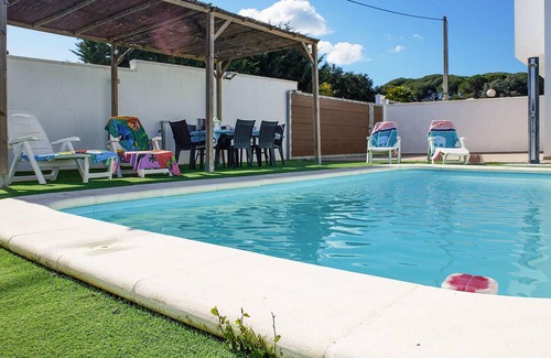 Brena y Marismas de Barbate Natural Park House | A few kilometers from the beautiful sandy beaches of the Andalusian Atlantic coast, this spacious va