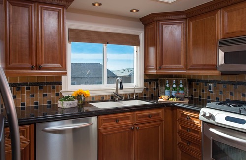 Laguna Beach Villa | A Few Steps to the Beach! Ocean Views, Patio and 1 Car Garage Parking!