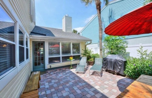 Atlantic Shores House | A Few Steps from the Atlantic Ocean Beautiful Beach House Sleeps 10