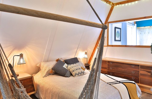 Potton Cottage | A Frame access to the river - 15 min from Mount Olwshead