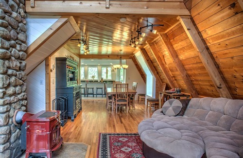 Weaverville Cabin | A-Frame w/Trails, Hot Tub & Views | 20 Mins to Asheville + Biltmore Pass