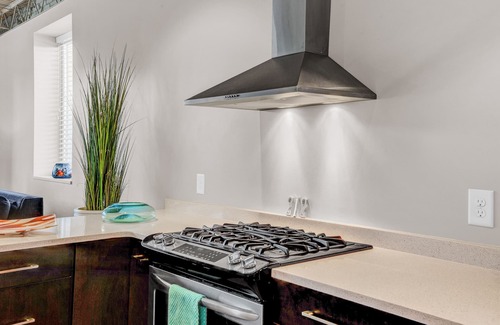 Downtown Greensboro Condo | A Friendly Staycation - Downtown Condo Close to City Amenities
