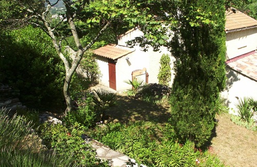 Brignoles House | A fully equipped villa with pool and garden in the middle of the forest