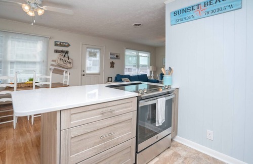 Sunset Beach Cottage | A GEM of a cottage 400 feet from the nearest beach access!