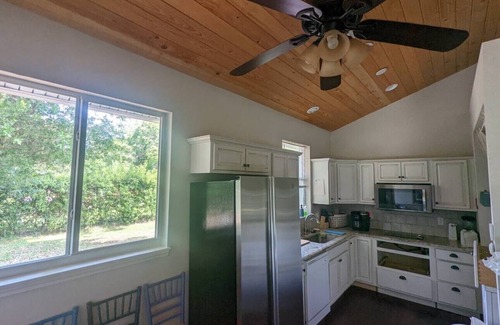 Sarasota House | A Gem of Country Charm close to everything