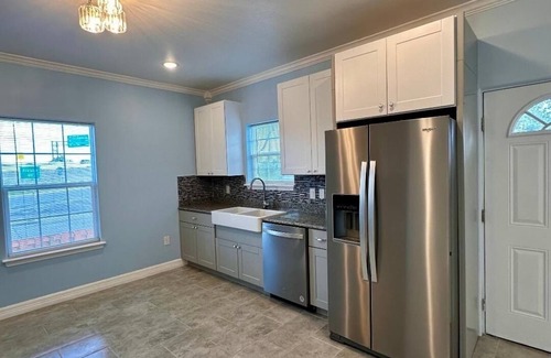 Northwest Los Angeles Heights House | A Gem off of IH-10