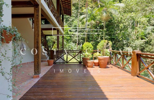 Cidade Jardim Tom House | A good place to conjugate the verb to love