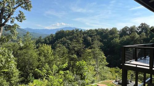 Pittman Center House | A Grand View Lodge #540