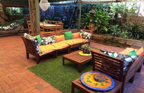 Henley Beach House | A Great Family Place in Henley Beach - Pets ✅ opposite park stylish & comfy