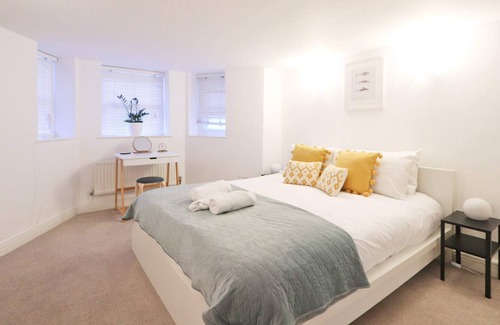 Cotham Apartment | A Great One Bedroom Apartment with Garden