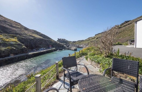 Boscastle Cottage | A harbourside four bedroom cottage with breathtaking views