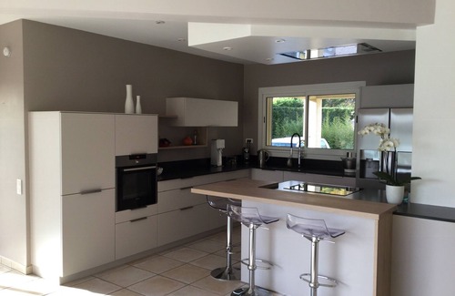 Istres Villa | A HAVEN OF PEACE, FEET IN THE WATER