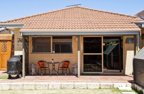 Innaloo Cabin | A Hidden Gem short stay as it is so well priced set in a well kept garden