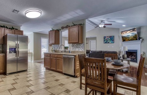 Sevierville Ski Chalet | A Hillside Getaway-FREE attraction tickets for each paid day, Hot Tub, Game Room