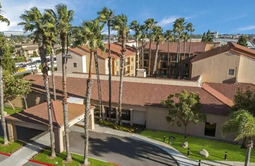 Downtown Village House | A Journey to Remember at Huntington Beach! Hotel w/ Fitness Center, Paws Welcome