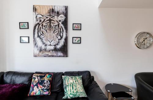 Warrington Apartment | A Jungle in Houston, Warrington, Great Sankey