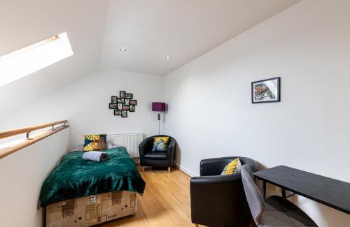 Warrington Apartment | A Jungle in Houston, Warrington, Great Sankey